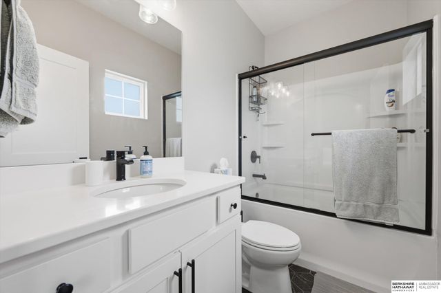 1911 S 7th Street, Omaha, NE 68101