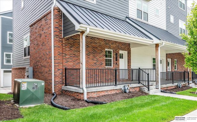 1911 S 7th Street, Omaha, NE 68101
