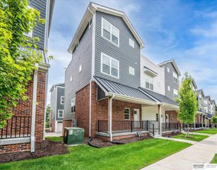 1911 S 7th Street, Omaha, NE 68101