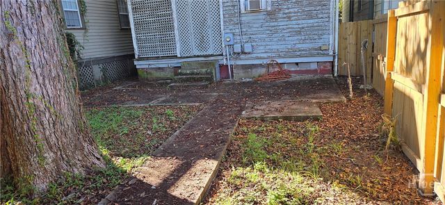 218 W 38th Street, Savannah, GA 31401