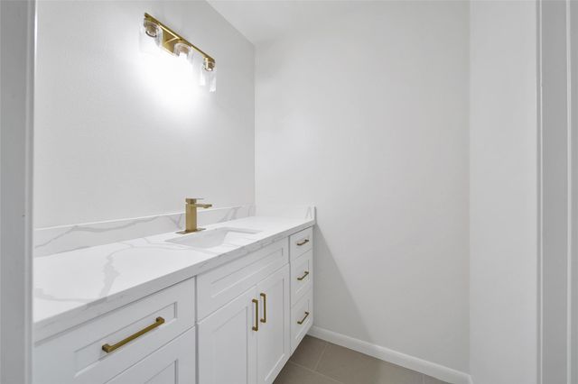 5411 Fairgreen Lane, Houston, TX 77048