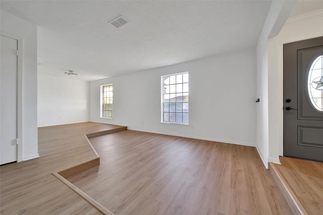 5411 Fairgreen Lane, Houston, TX 77048