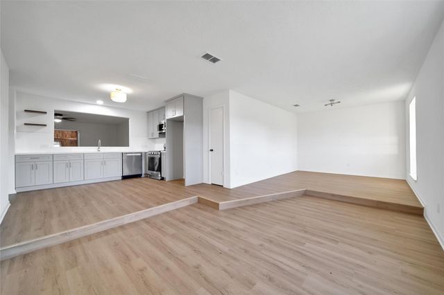 5411 Fairgreen Lane, Houston, TX 77048