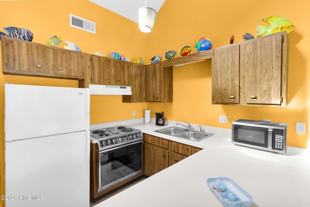 9201 Coast Guard Road F302, Emerald Isle, NC 28594