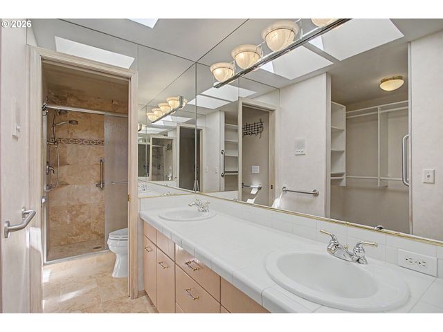 15803 Se 27TH Cir, Vancouver, WA 98683
