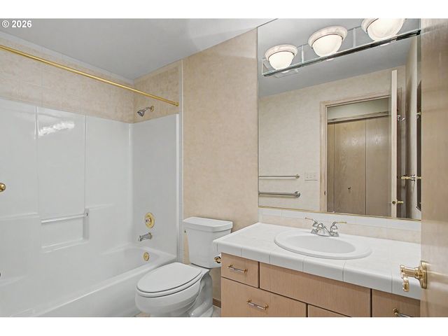 15803 Se 27TH Cir, Vancouver, WA 98683