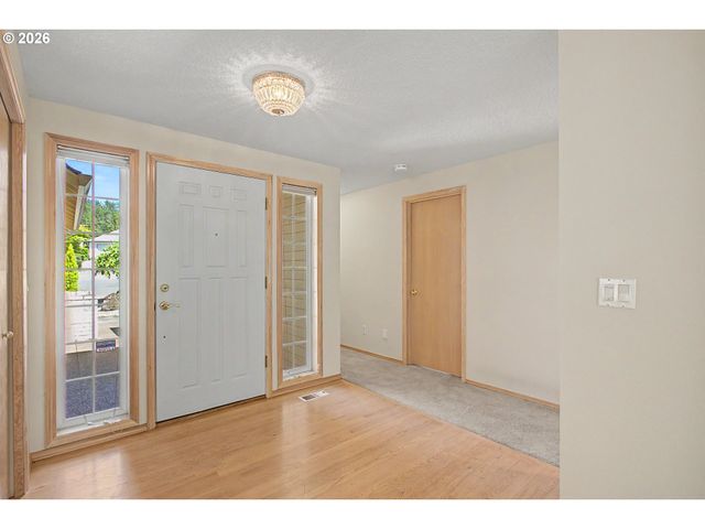 15803 Se 27TH Cir, Vancouver, WA 98683