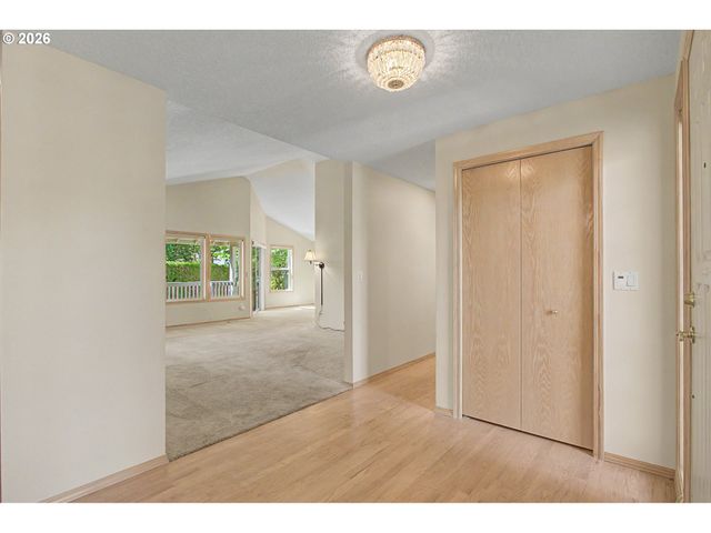 15803 Se 27TH Cir, Vancouver, WA 98683