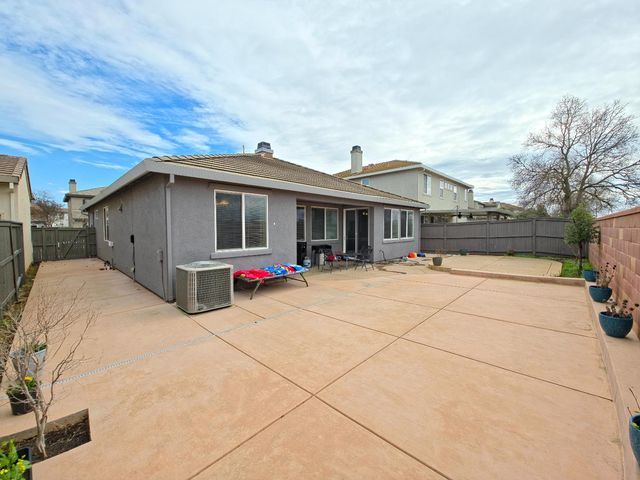 11724 Brook Valley Way, Rancho Cordova, CA 95742