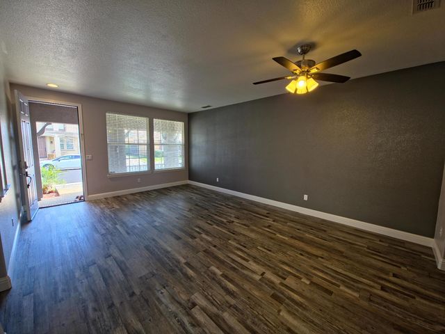 11724 Brook Valley Way, Rancho Cordova, CA 95742