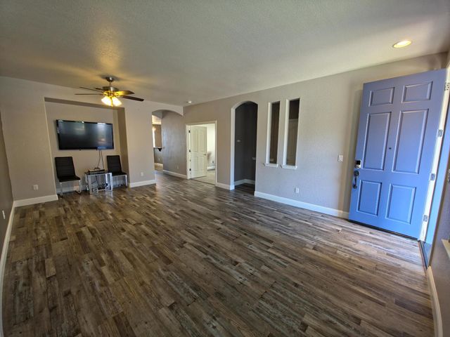 11724 Brook Valley Way, Rancho Cordova, CA 95742