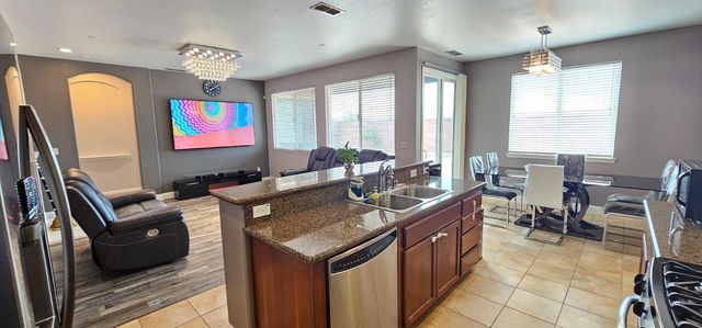 11724 Brook Valley Way, Rancho Cordova, CA 95742