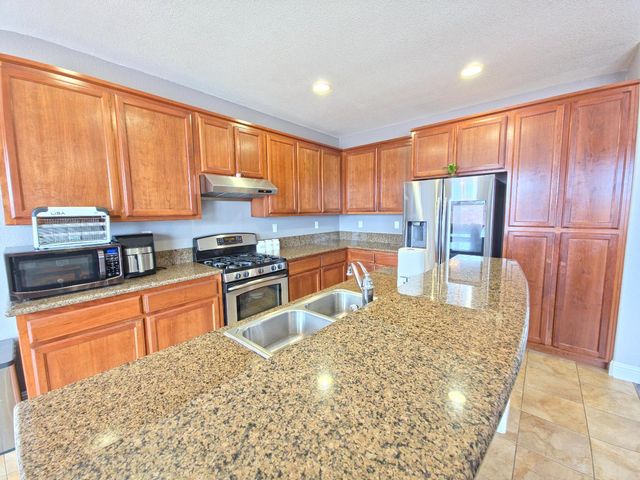 11724 Brook Valley Way, Rancho Cordova, CA 95742