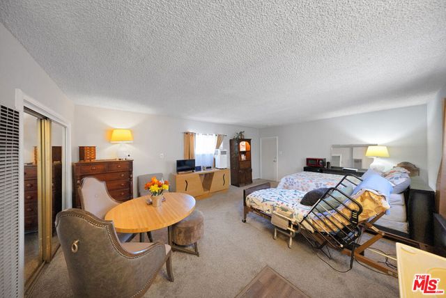 2623 Obama Boulevard, Los Angeles, CA 90018