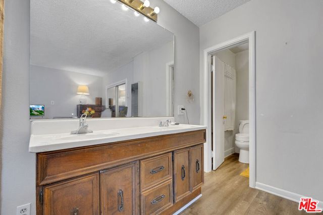 2623 Obama Boulevard, Los Angeles, CA 90018