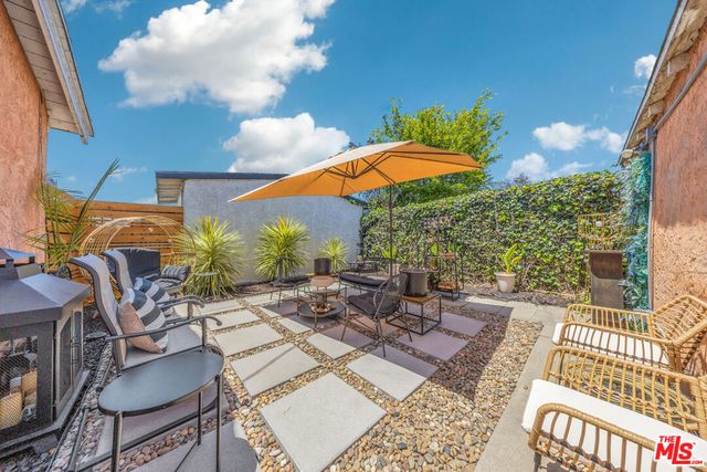 2623 Obama Boulevard, Los Angeles, CA 90018