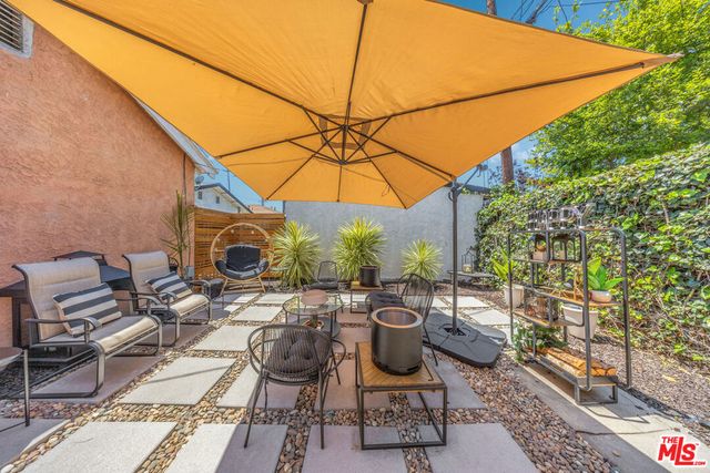 2623 Obama Boulevard, Los Angeles, CA 90018