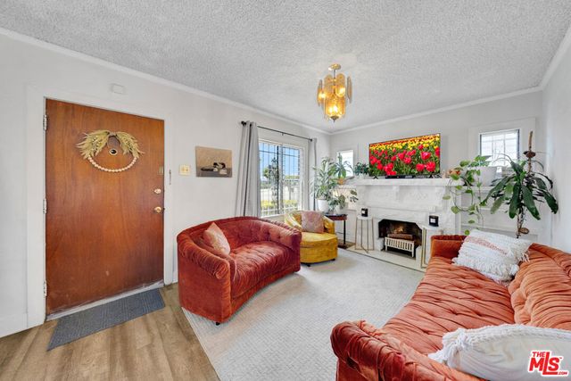 2623 Obama Boulevard, Los Angeles, CA 90018