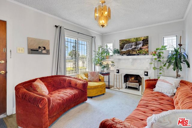 2623 Obama Boulevard, Los Angeles, CA 90018
