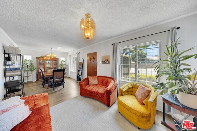 2623 Obama Boulevard, Los Angeles, CA 90018