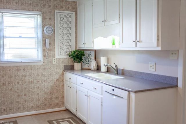 192 Emmaus RD, Poquoson, VA 23662