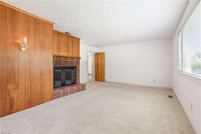 192 Emmaus RD, Poquoson, VA 23662