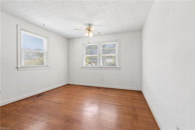 192 Emmaus RD, Poquoson, VA 23662