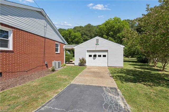 192 Emmaus RD, Poquoson, VA 23662