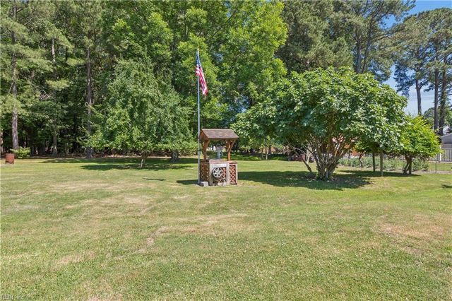 192 Emmaus RD, Poquoson, VA 23662
