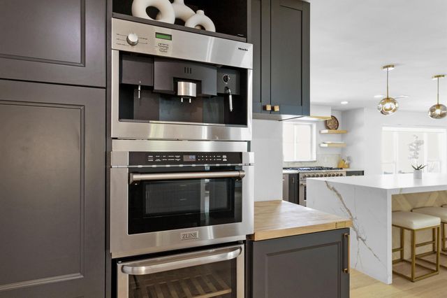 2862 NE 35th Court, Lighthouse Point, FL 33064