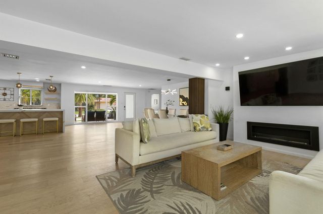 2862 NE 35th Court, Lighthouse Point, FL 33064