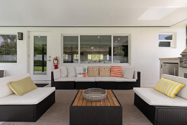 2862 NE 35th Court, Lighthouse Point, FL 33064