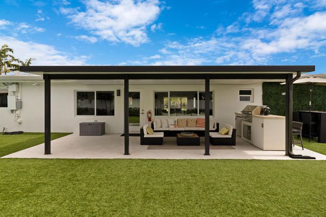 2862 NE 35th Court, Lighthouse Point, FL 33064