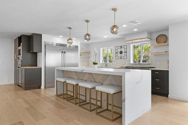 2862 NE 35th Court, Lighthouse Point, FL 33064