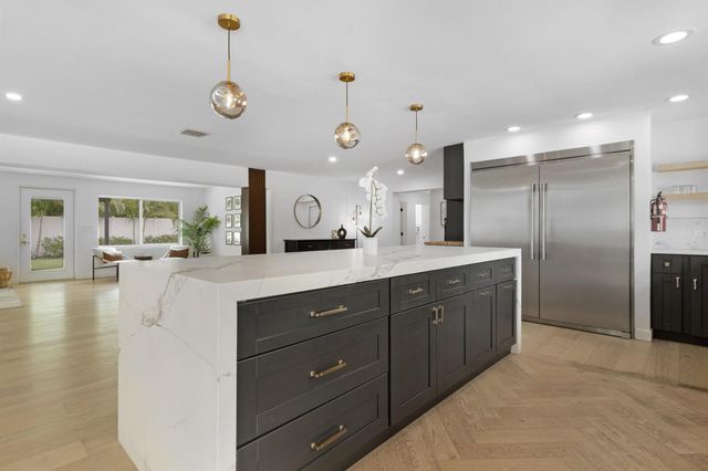 2862 NE 35th Court, Lighthouse Point, FL 33064