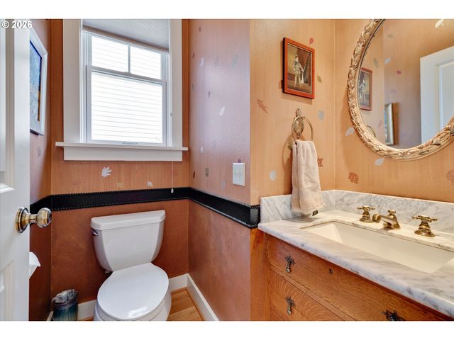 5921 S KELLY Ave, Portland, OR 97239