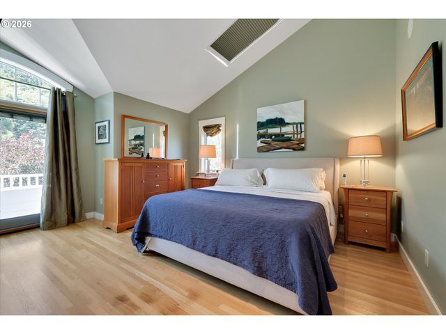 5921 S KELLY Ave, Portland, OR 97239