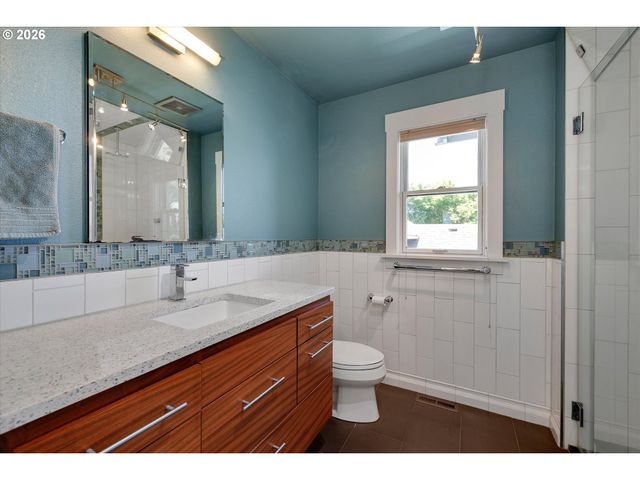 5921 S KELLY Ave, Portland, OR 97239