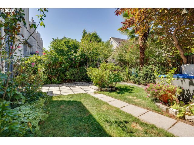 5921 S KELLY Ave, Portland, OR 97239