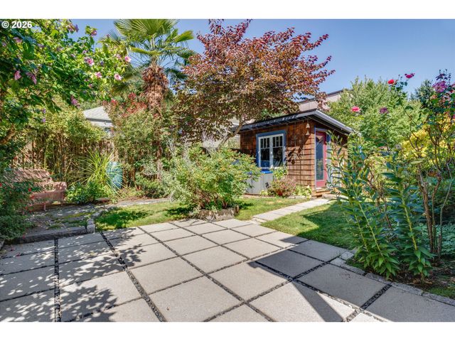 5921 S KELLY Ave, Portland, OR 97239