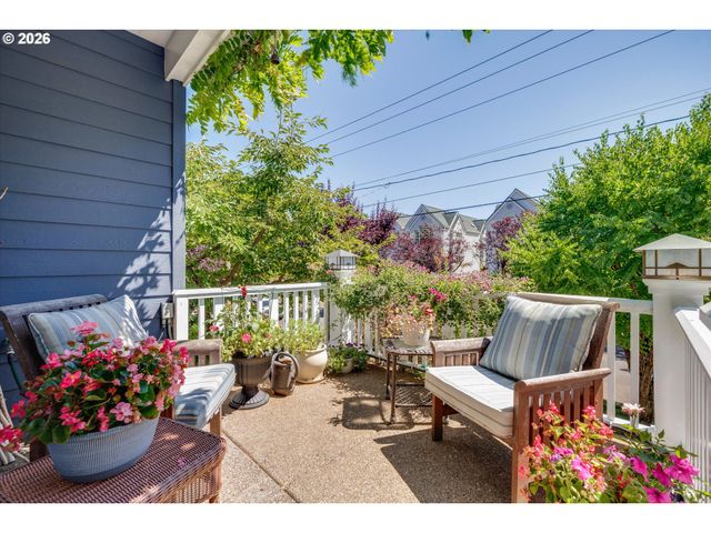 5921 S KELLY Ave, Portland, OR 97239
