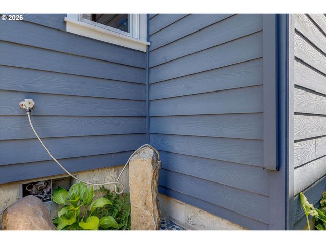 5921 S KELLY Ave, Portland, OR 97239