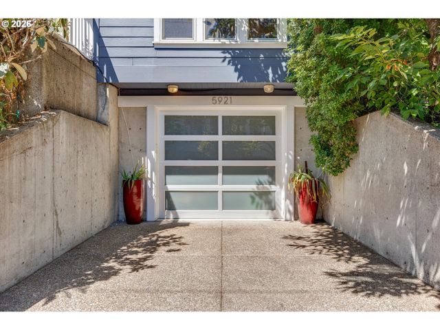 5921 S KELLY Ave, Portland, OR 97239