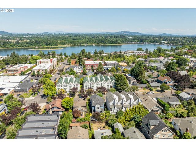 5921 S KELLY Ave, Portland, OR 97239