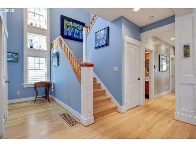 5921 S KELLY Ave, Portland, OR 97239