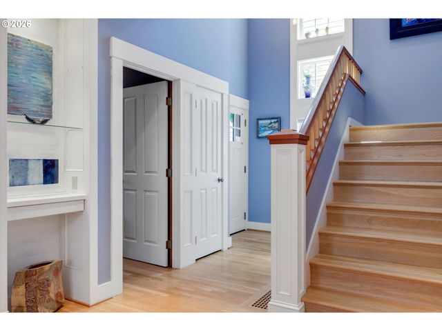 5921 S KELLY Ave, Portland, OR 97239