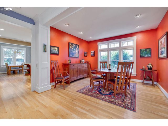 5921 S KELLY Ave, Portland, OR 97239