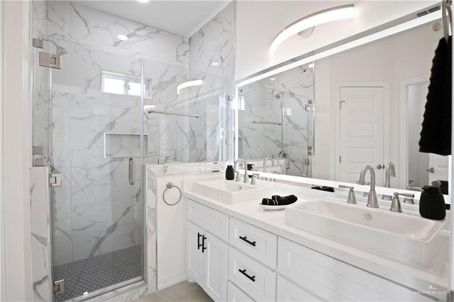 2112 N 28th Street, Hidalgo, TX 78557
