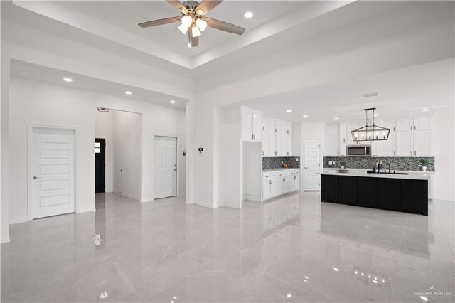 2112 N 28th Street, Hidalgo, TX 78557