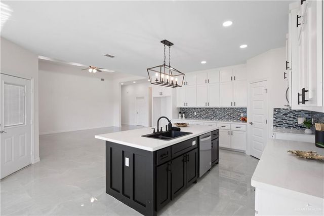 2112 N 28th Street, Hidalgo, TX 78557